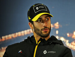 Ricciardo switches from Renault to McLaren