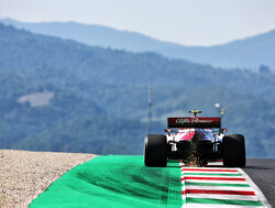 Twelve drivers warned over Tuscan GP pile-up